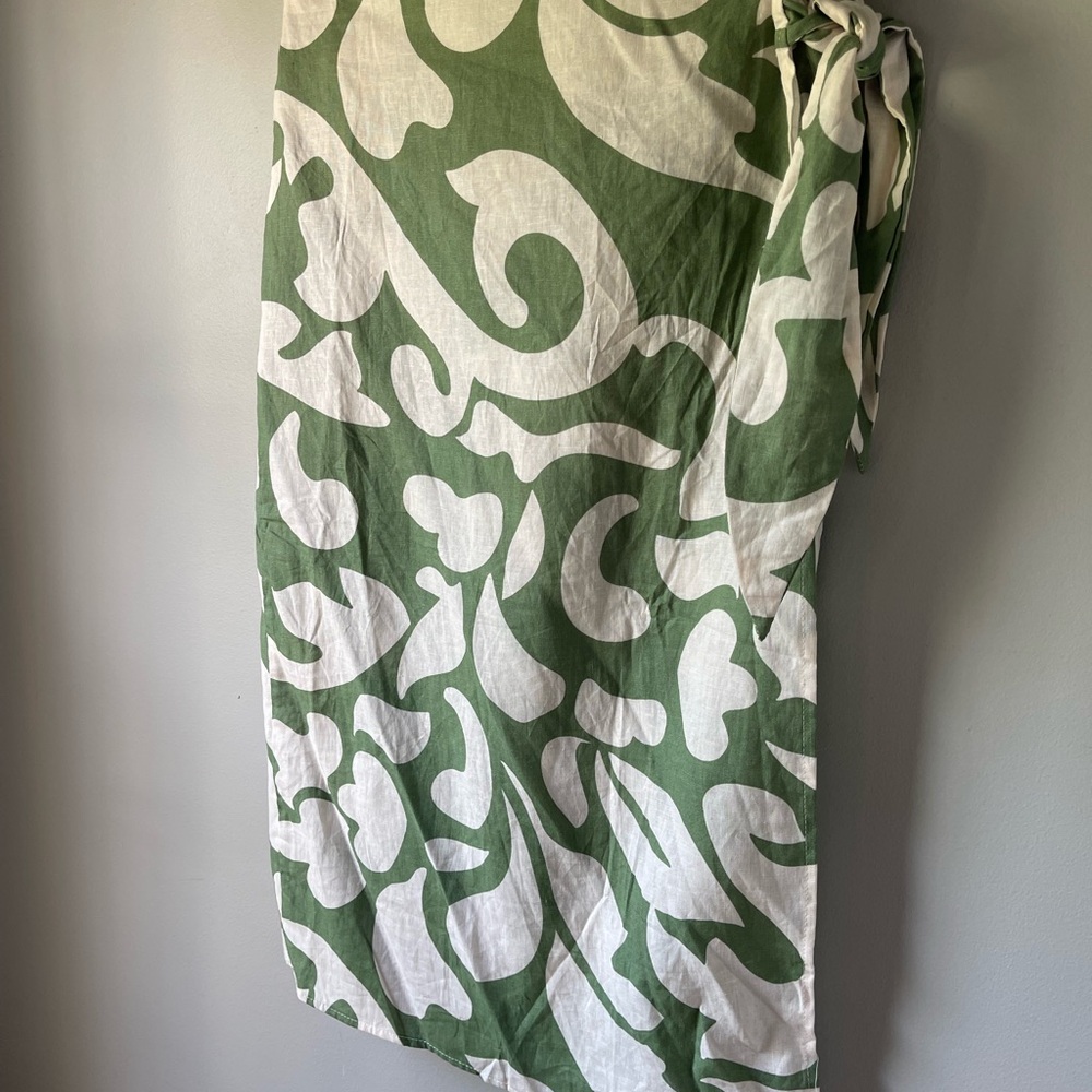 Rachel Zoe Green and White Floral Sarong